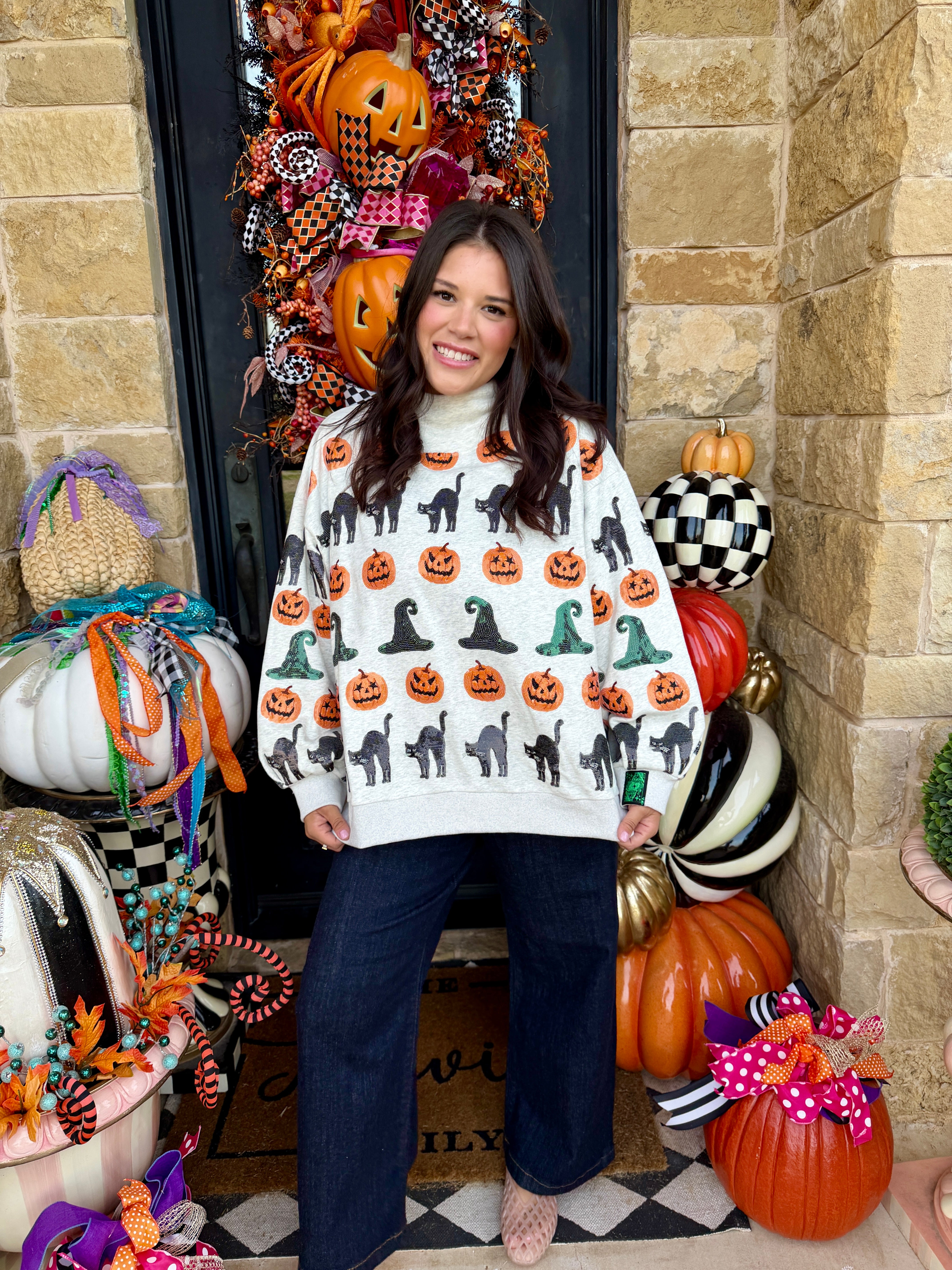 Light Grey Witch Hat, Pumpkin & Cat Mockneck Sweatshirt - QOS