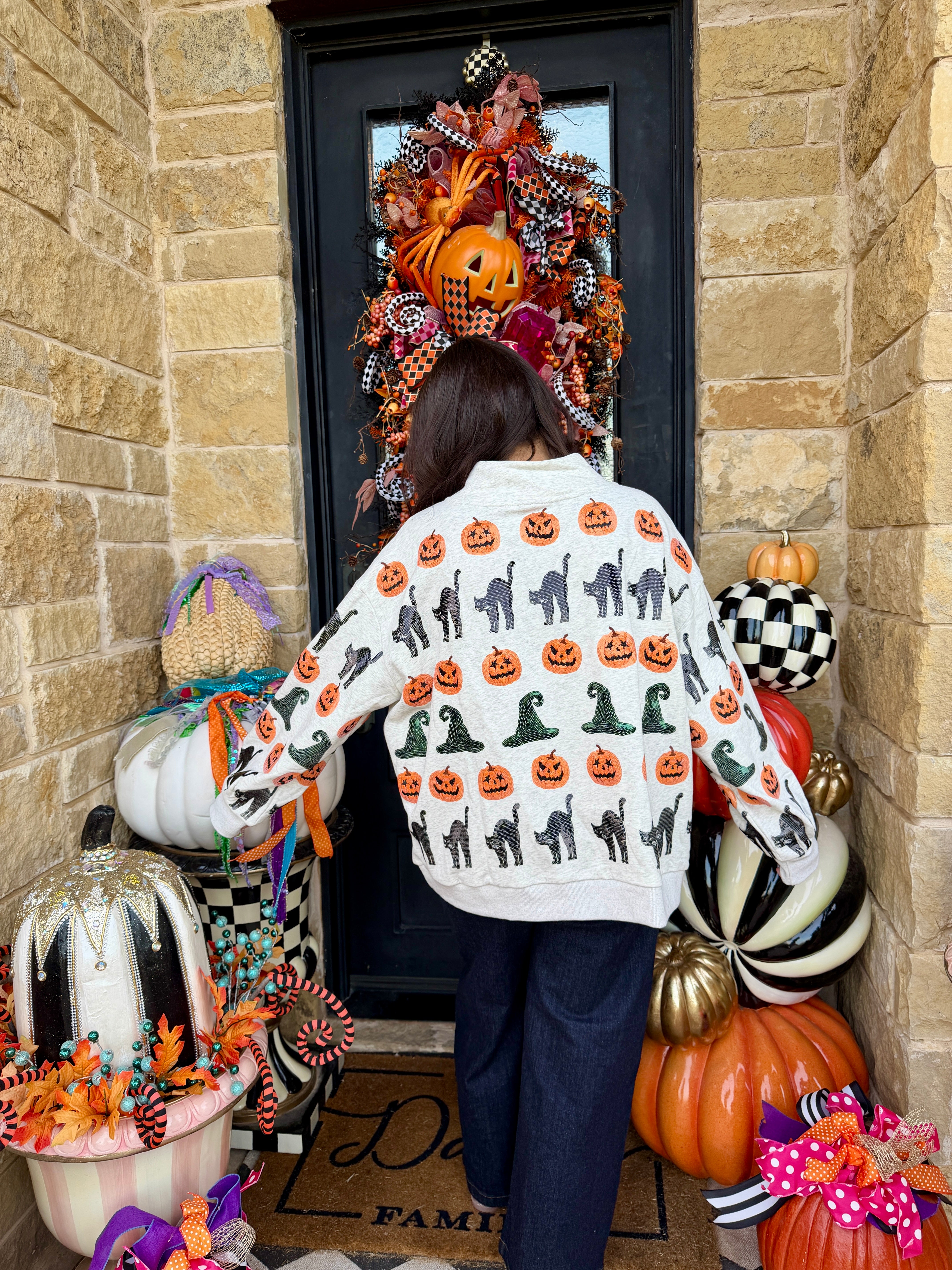 Light Grey Witch Hat, Pumpkin & Cat Mockneck Sweatshirt - QOS