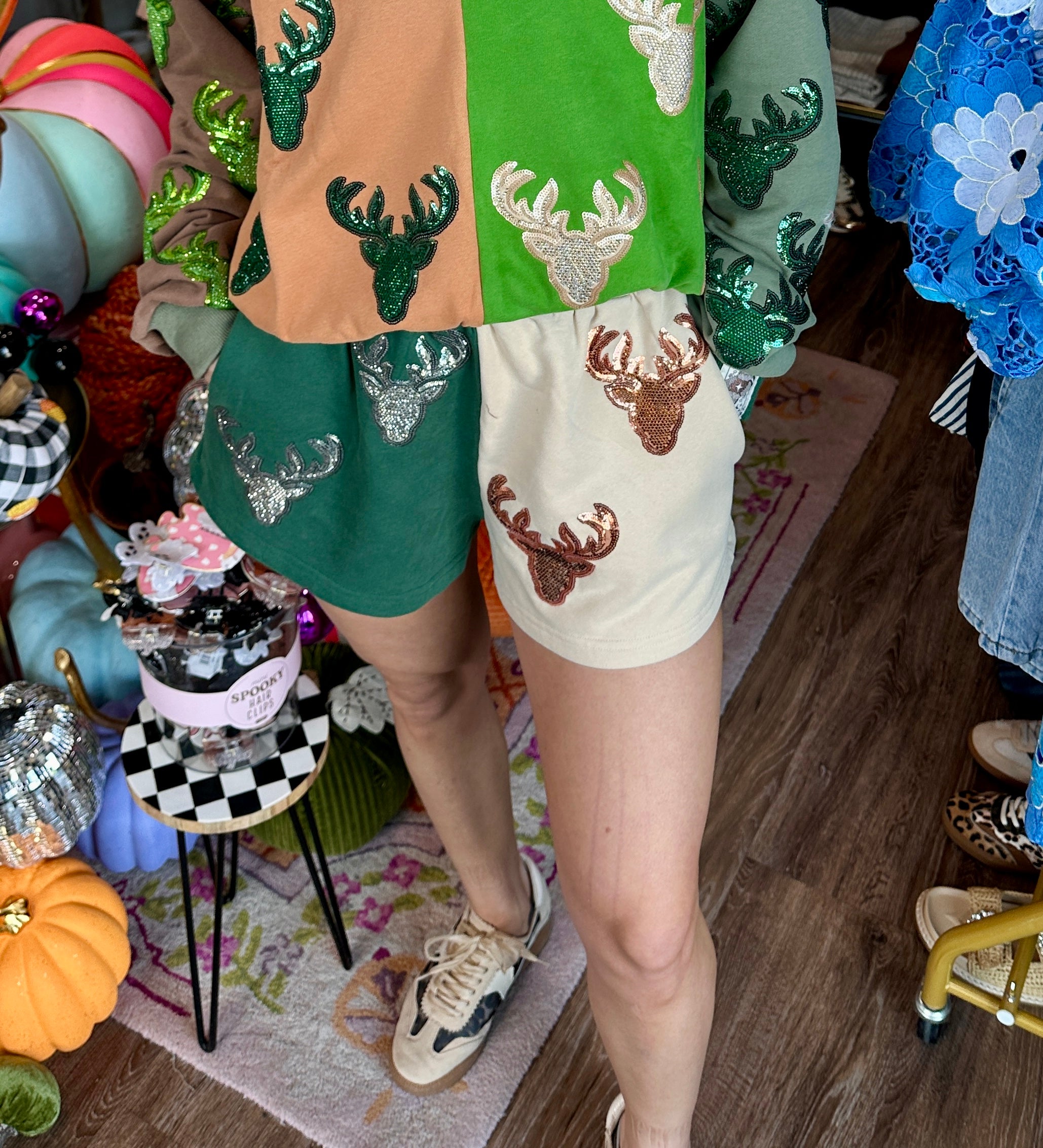 Colorblock Deer Head Short - Queen Of Sparkles