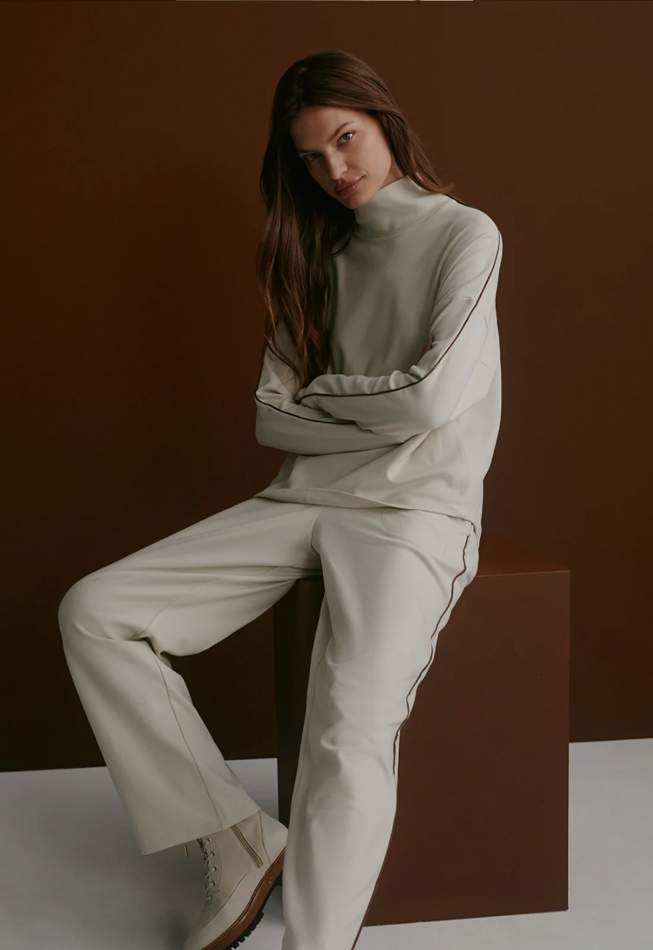 Rona Spilt Back Midlayer-Cement Marl/Carafe